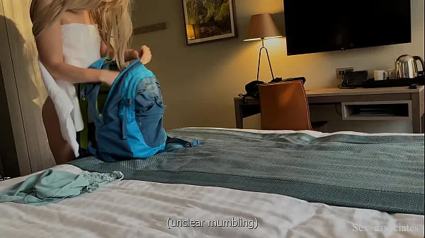 Pozrite si videá Stepmom shares the bed and her ass with a stepson šoférujte ich