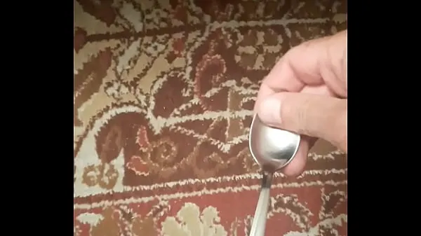 Se Fucking the urethra with a spoon and draining the milk kjøre videoer