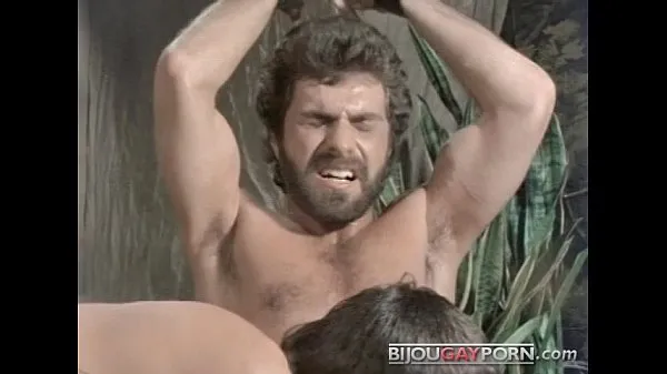 Mira Escena de sexo de George Payne con grilletes de Vintage Porn CENTURIANS OF ROME (1981 videos de Drive